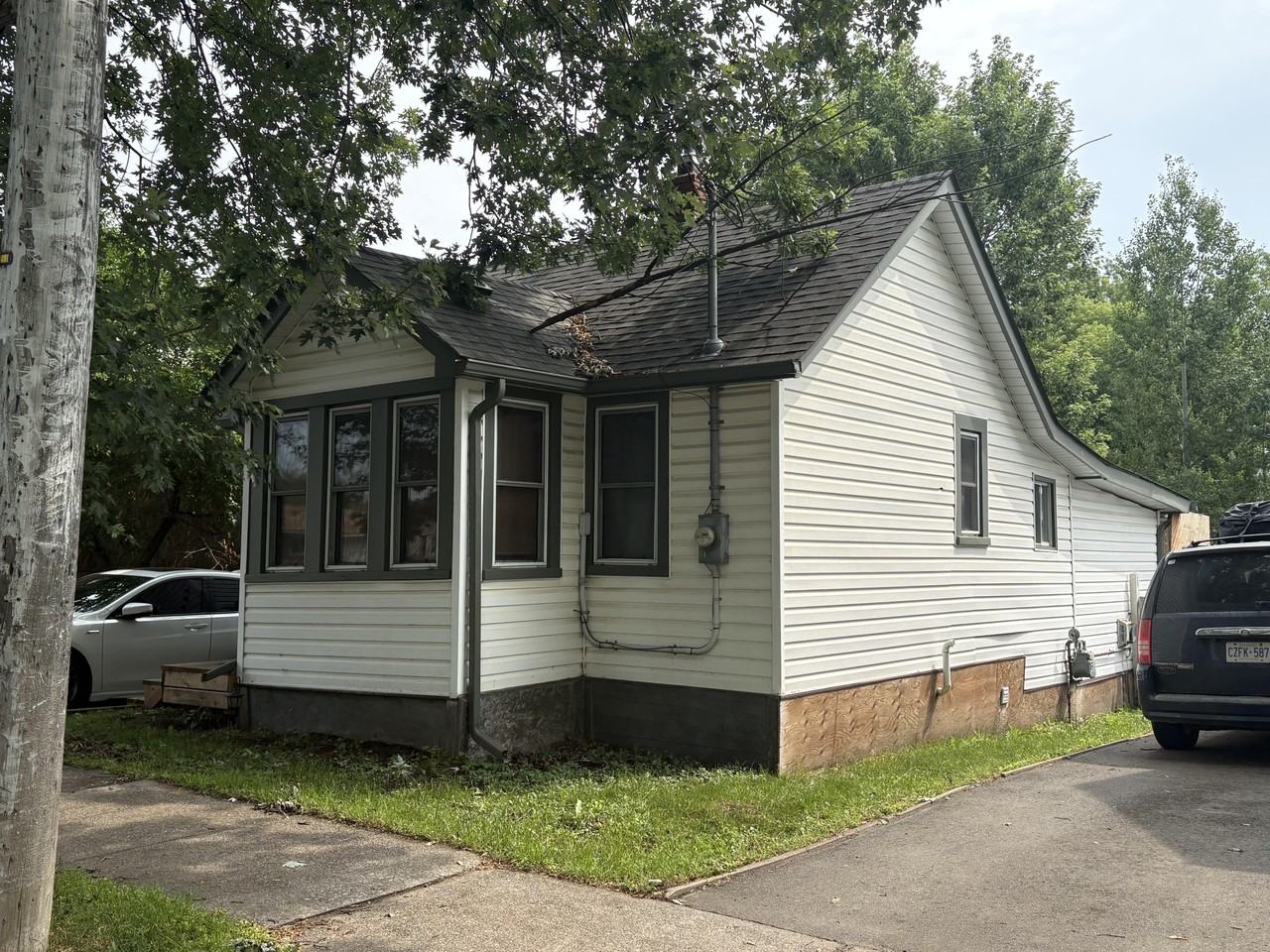 109 Algonquin Ave S - Photo 2 of 14