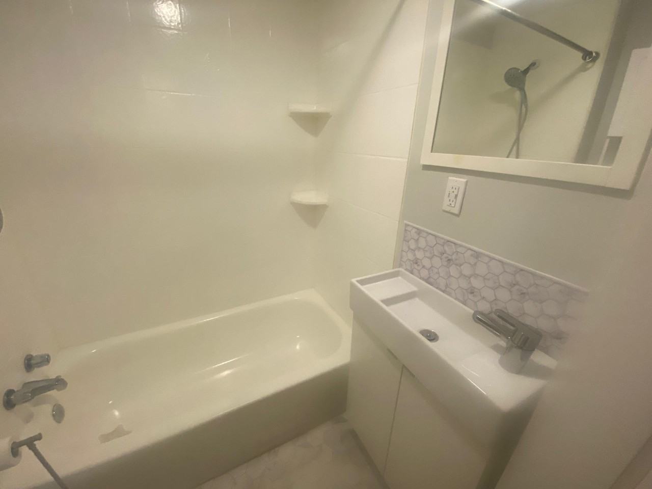 109 Algonquin Ave S - Photo 4 of 14