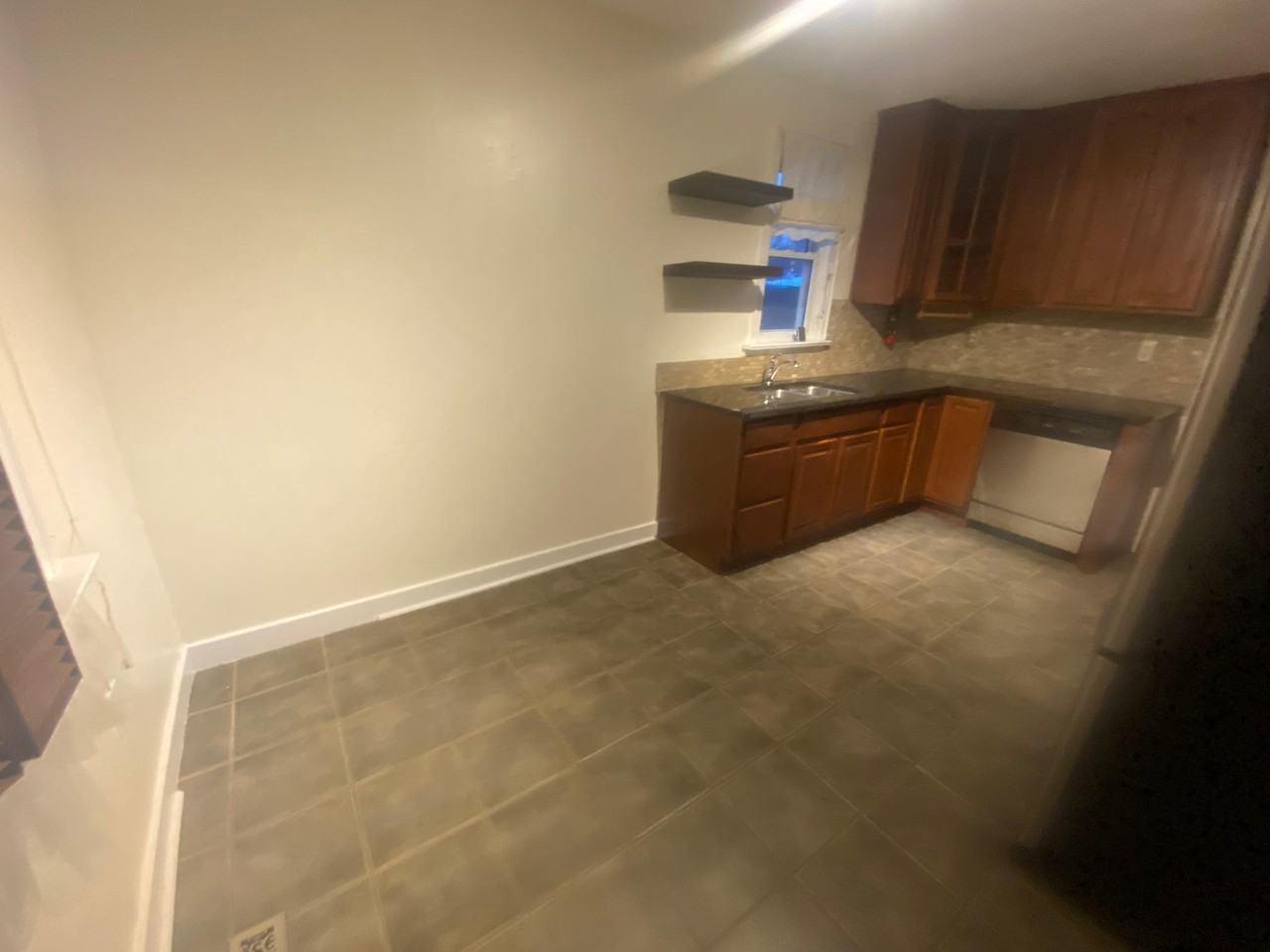 109 Algonquin Ave S - Photo 5 of 14