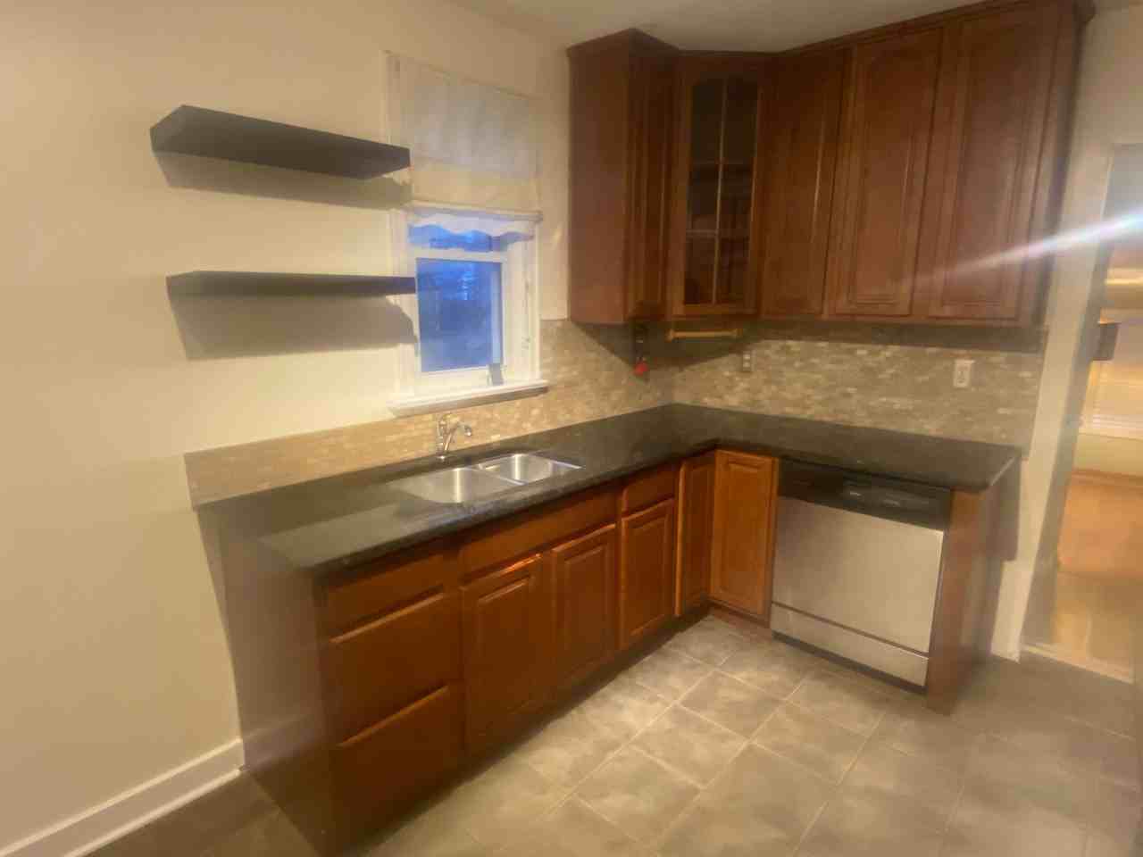 109 Algonquin Ave S - Photo 7 of 14