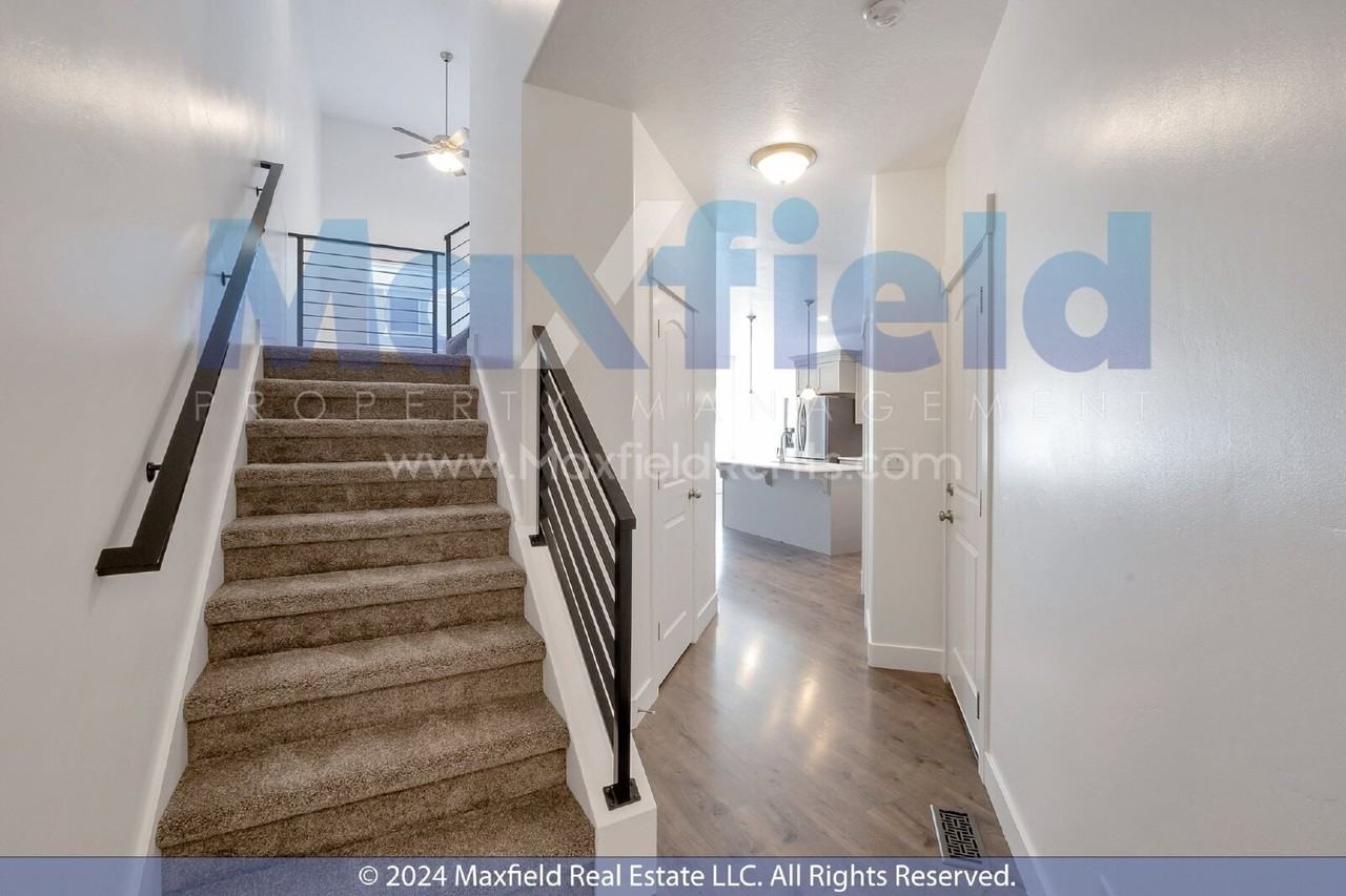 4163 W 1650 N - Photo 5 of 26