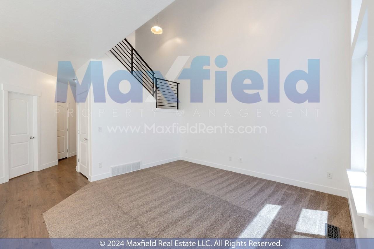 4163 W 1650 N - Photo 7 of 26