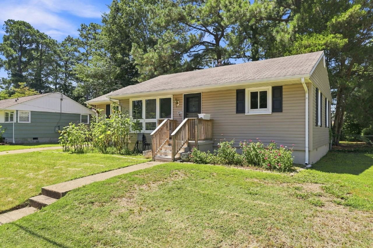 24 Warren Dr - Photo 3 of 34