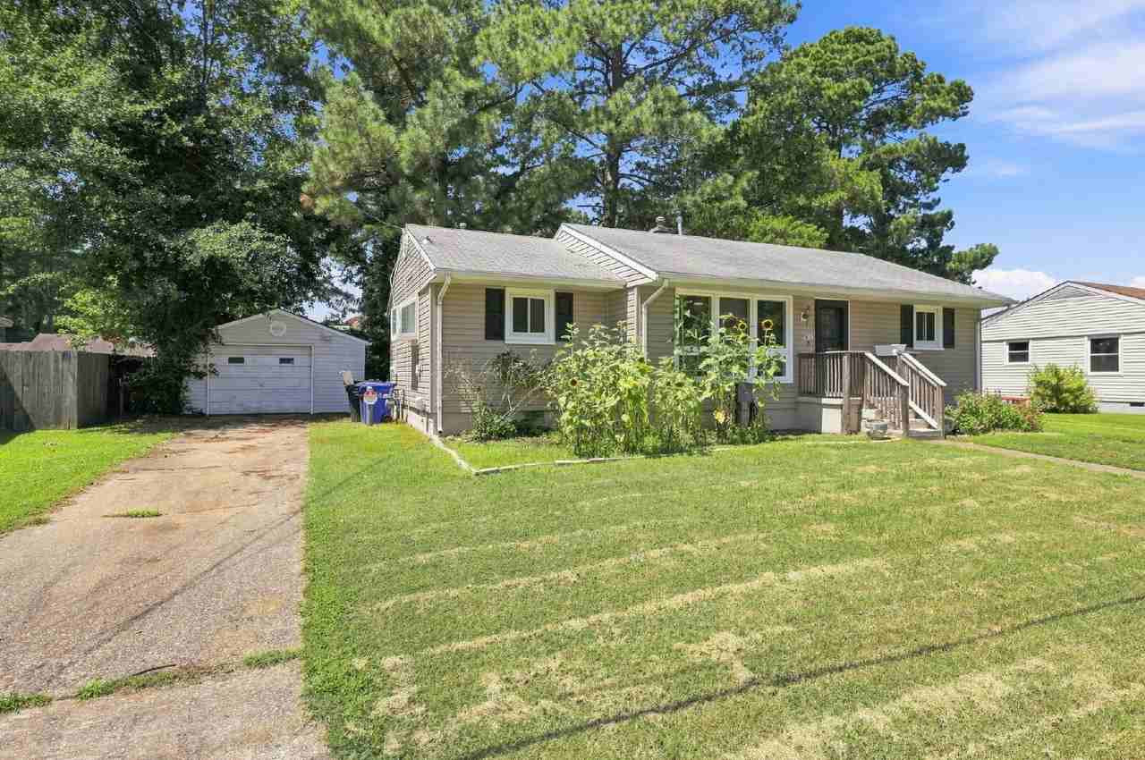 24 Warren Dr - Photo 4 of 34