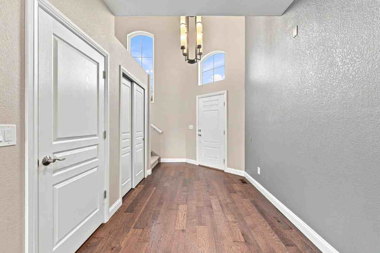 5671 Majestic Dr - Photo 3 of 46