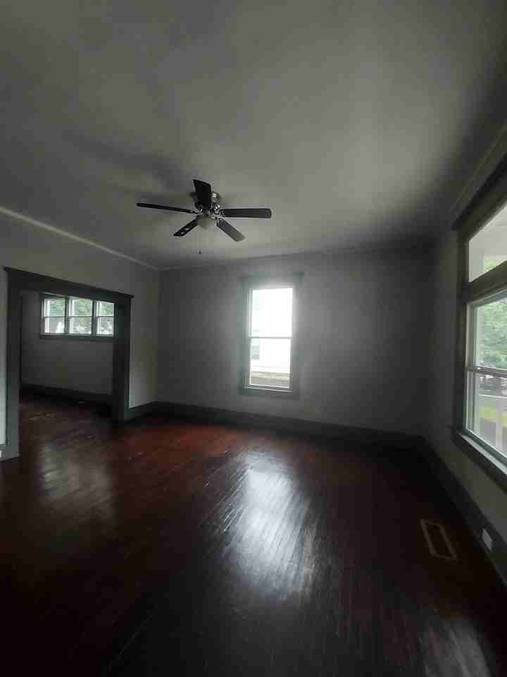 279 Hudson Ave - Photo 6 of 9