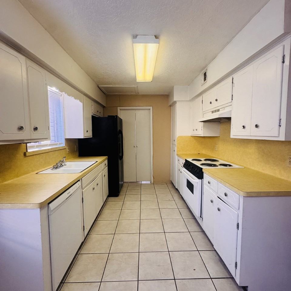 331 Pinchback Rd - Photo 7 of 23