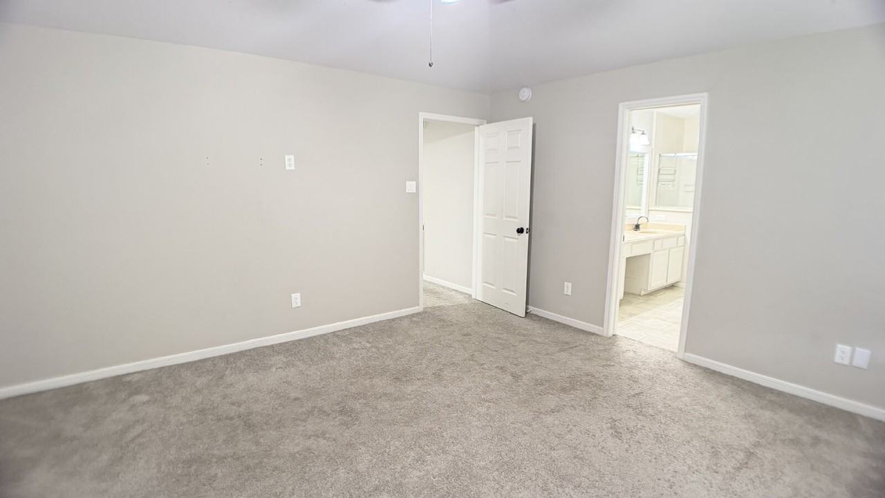 17743 Seven Pines Dr - Photo 6 of 7