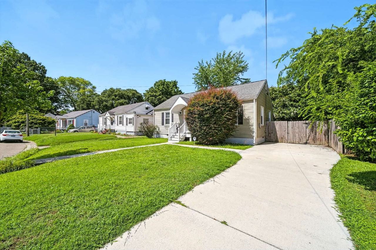 9 Laurel Dr - Photo 2 of 22