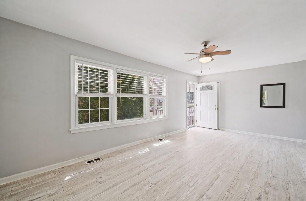 9 Laurel Dr - Photo 6 of 22