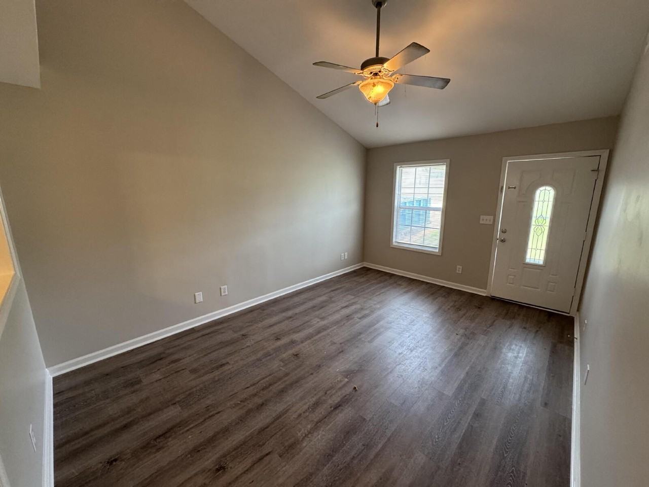 404 Faulkner Dr - Photo 2 of 18