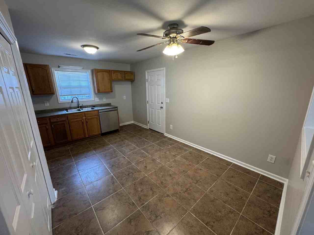 404 Faulkner Dr - Photo 6 of 18