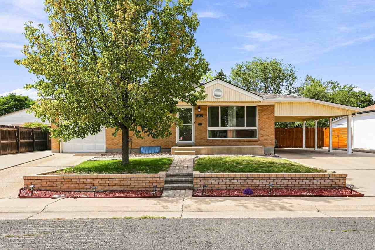 10807 Larry Dr - Photo 2 of 31