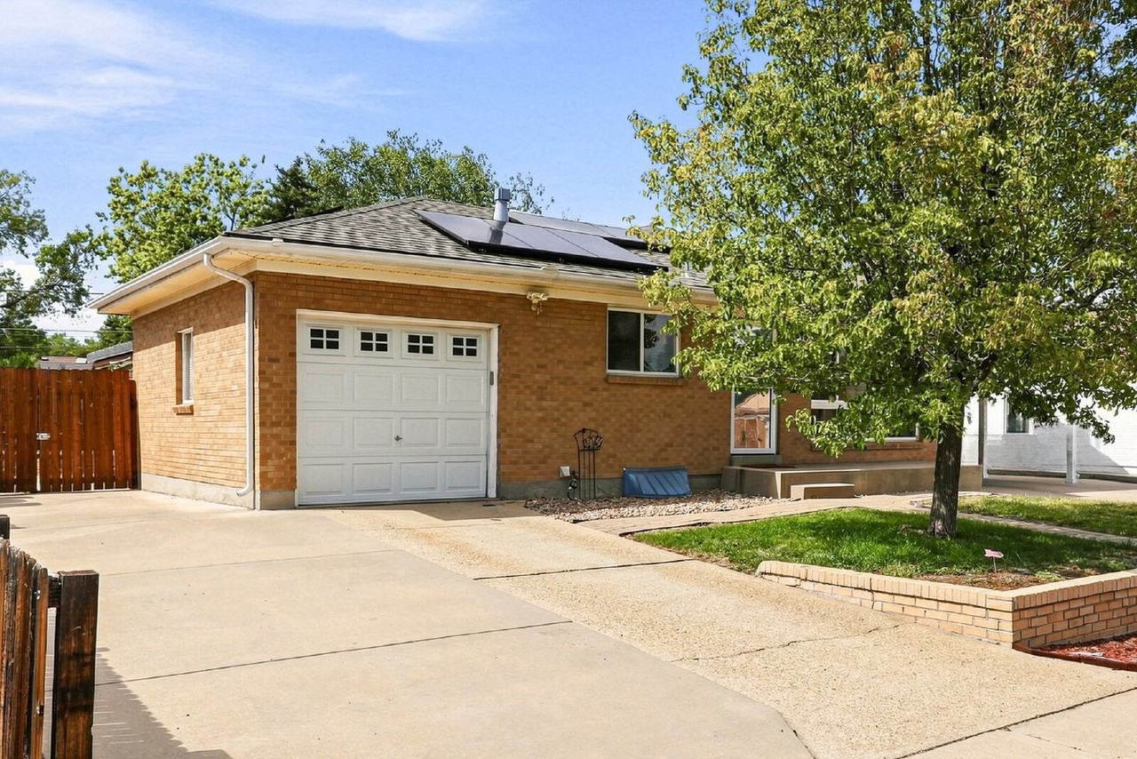 10807 Larry Dr - Photo 3 of 31