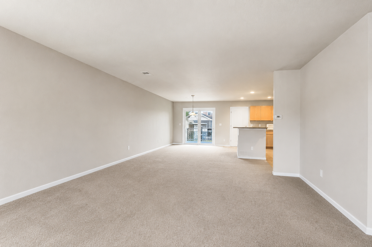 5775 Danube St - Photo 5 of 20