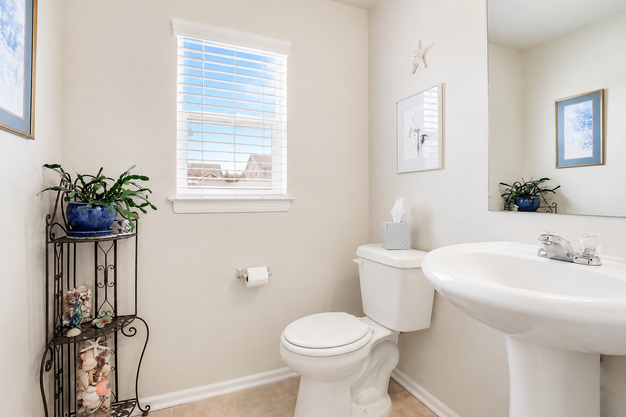 5775 Danube St - Photo 7 of 20