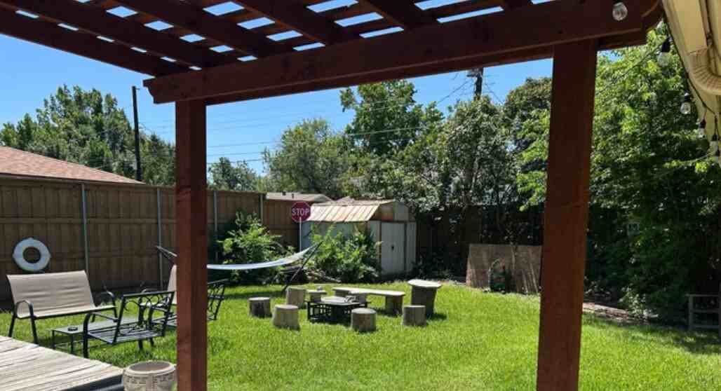 737 Snowden Dr - Photo 4 of 14