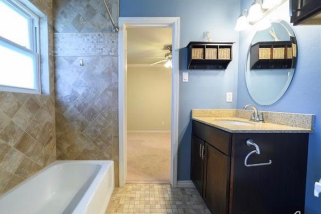 737 Snowden Dr - Photo 6 of 14