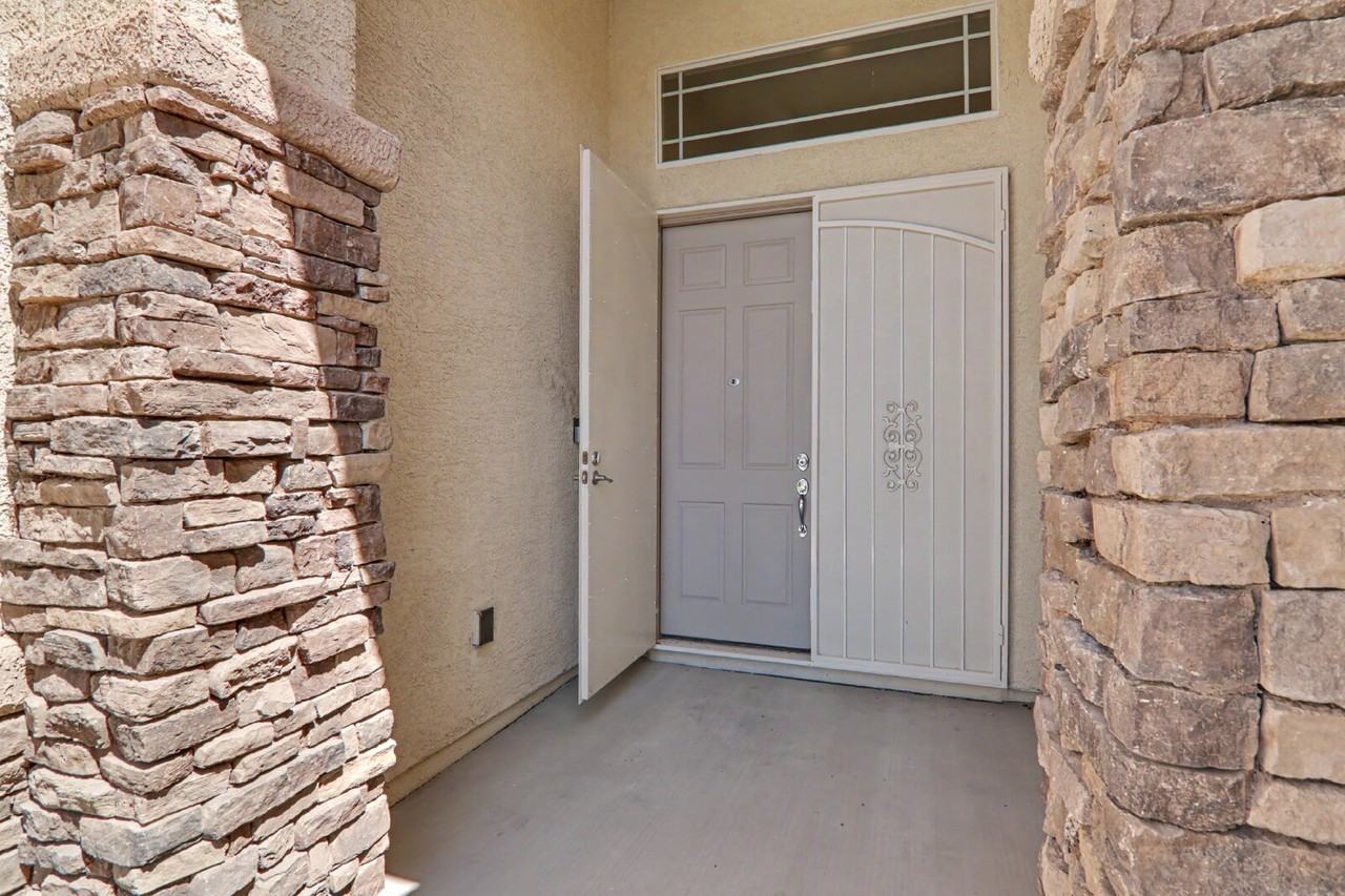 4516 Sea Dream Ave - Photo 4 of 47