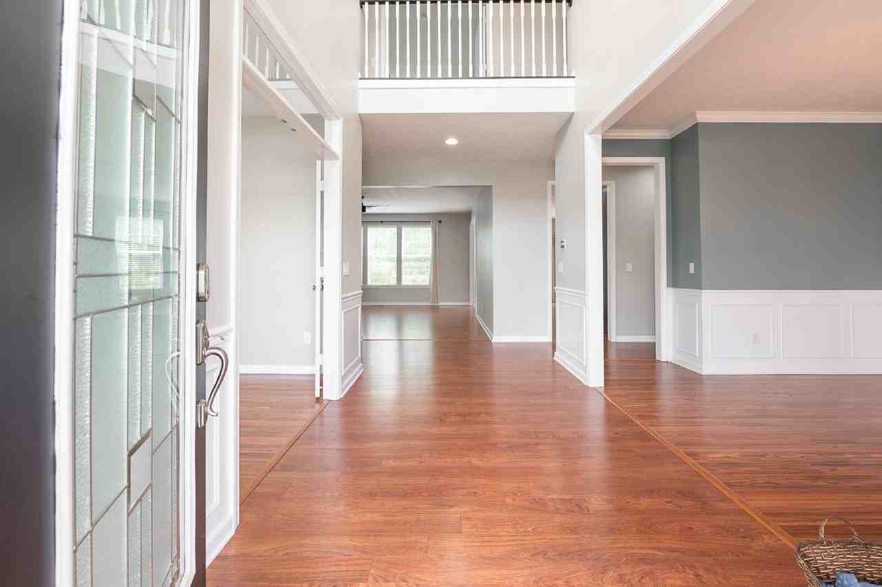 1325 Brentford Ln - Photo 3 of 12