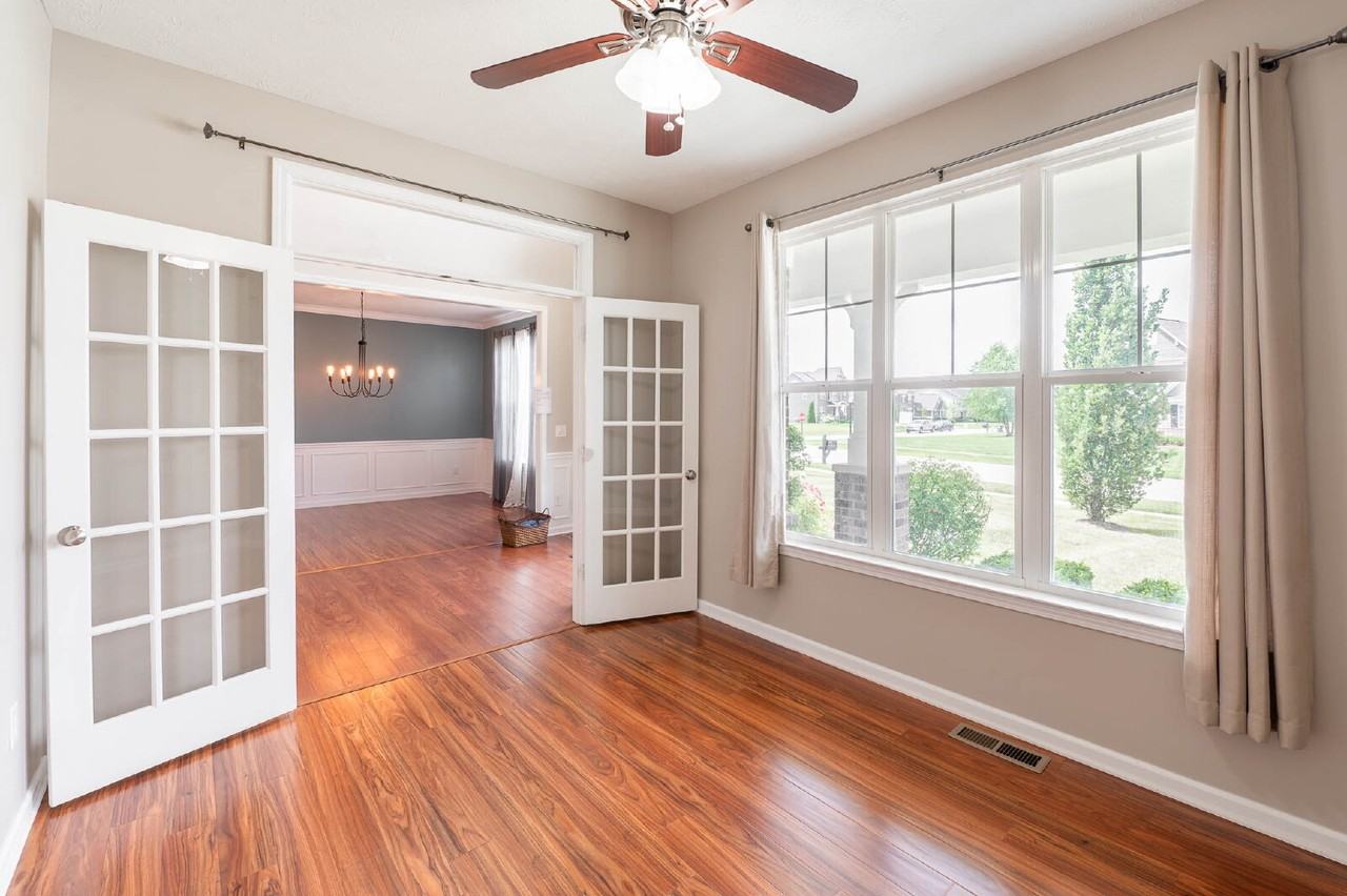 1325 Brentford Ln - Photo 5 of 12