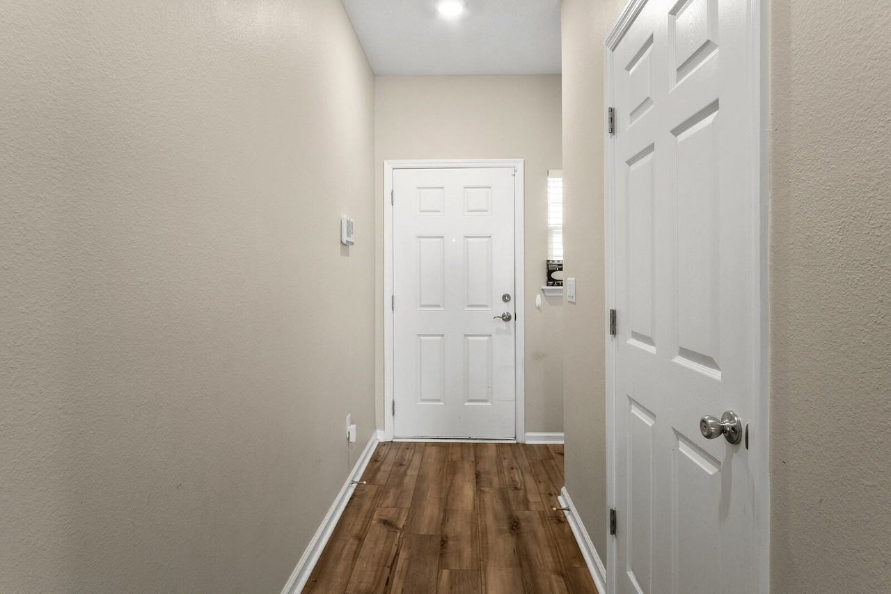 9787 Fiddleback Ln - Photo 4 of 35