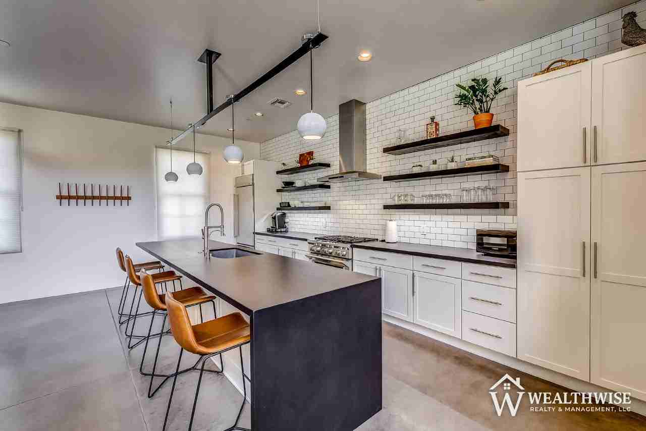 879 W Paseo De Los Zanjeros - Photo 5 of 28