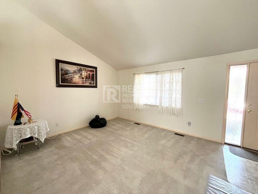 6326 Grand Mesa Dr - Photo 4 of 17