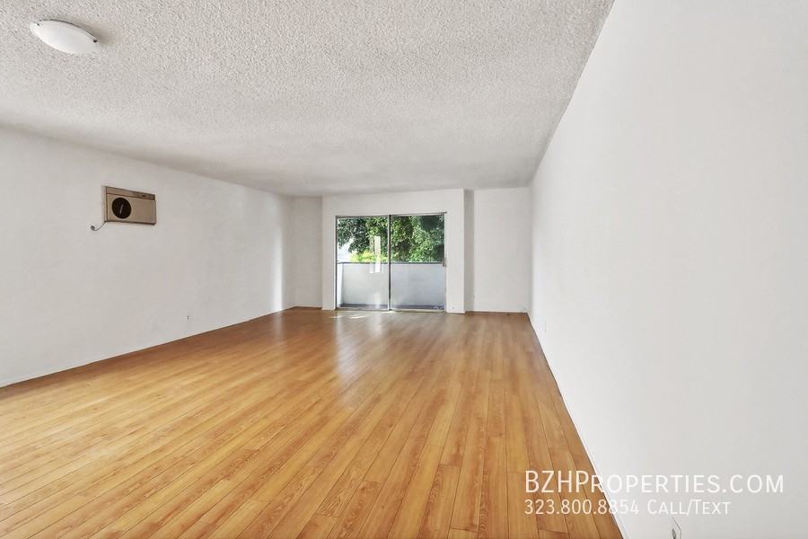 10980 Ohio Ave #101 - Photo 3 of 20