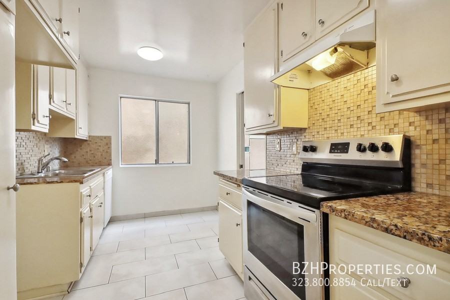 10980 Ohio Ave #101 - Photo 7 of 20