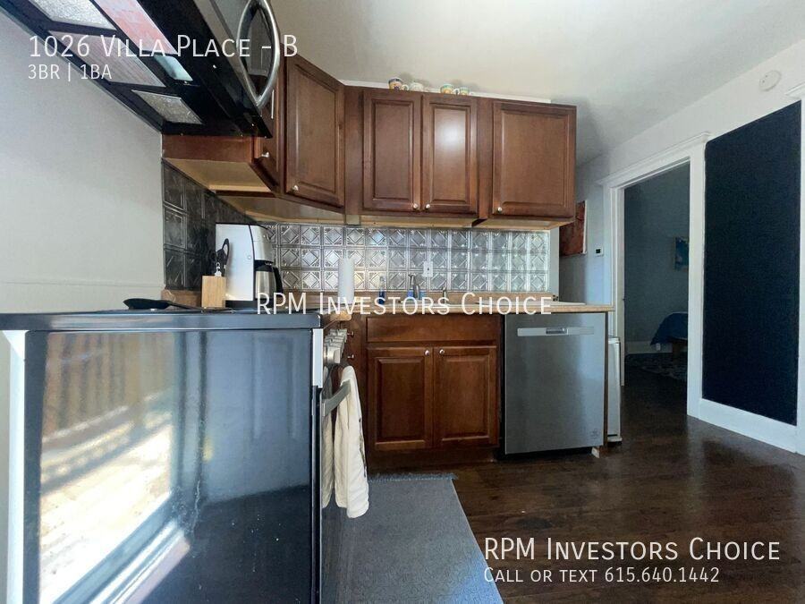 1026 Villa Pl #B - Photo 3 of 19