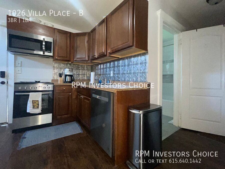 1026 Villa Pl #B - Photo 4 of 19