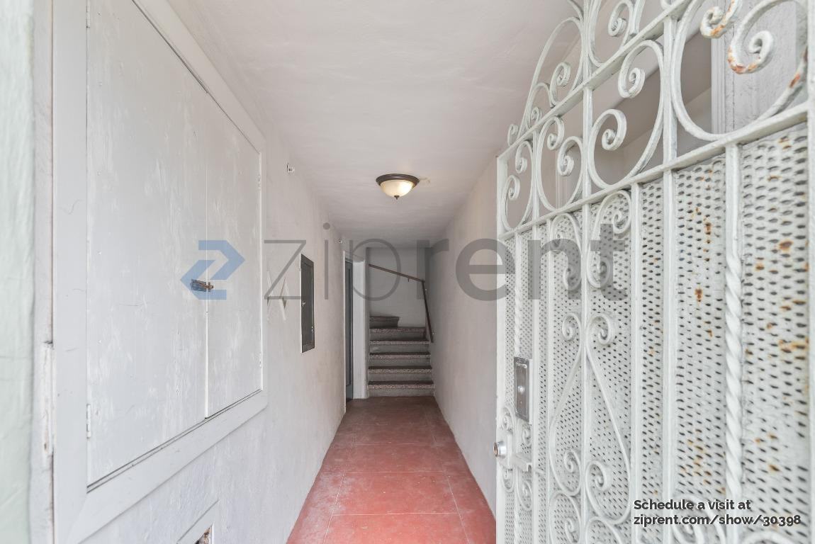 4542 Cabrillo St #A - Photo 5 of 21