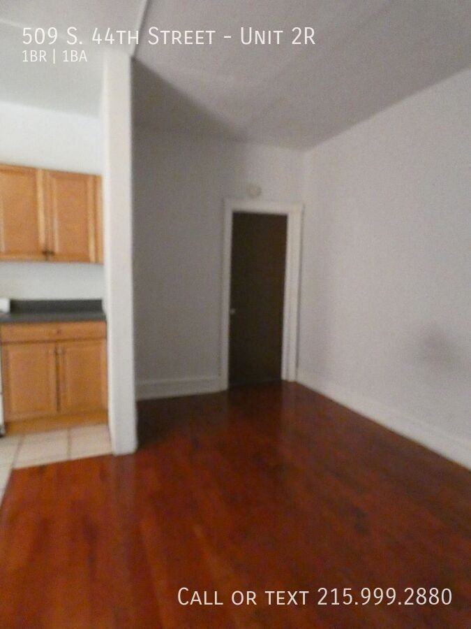 509 S 44th St #2R - Photo 3 of 6