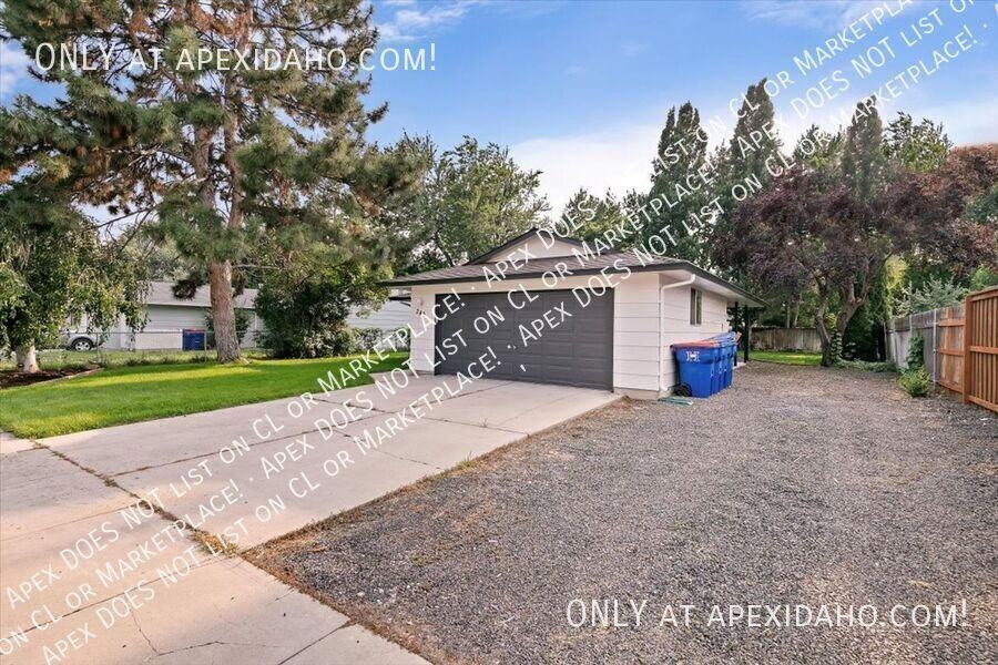 249 S Harlan Pl - Photo 3 of 34