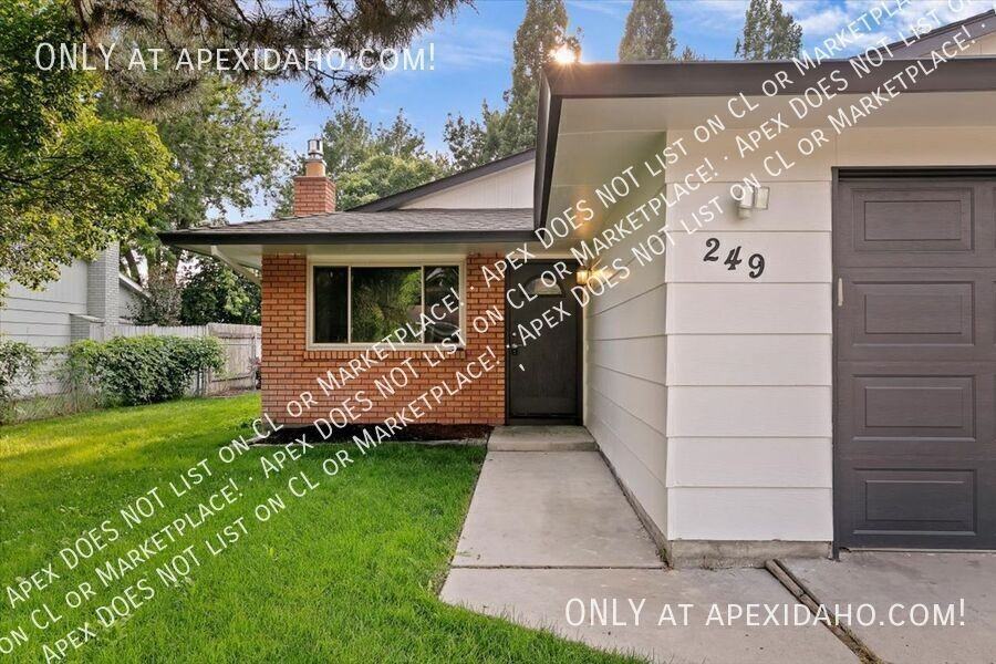 249 S Harlan Pl - Photo 4 of 34
