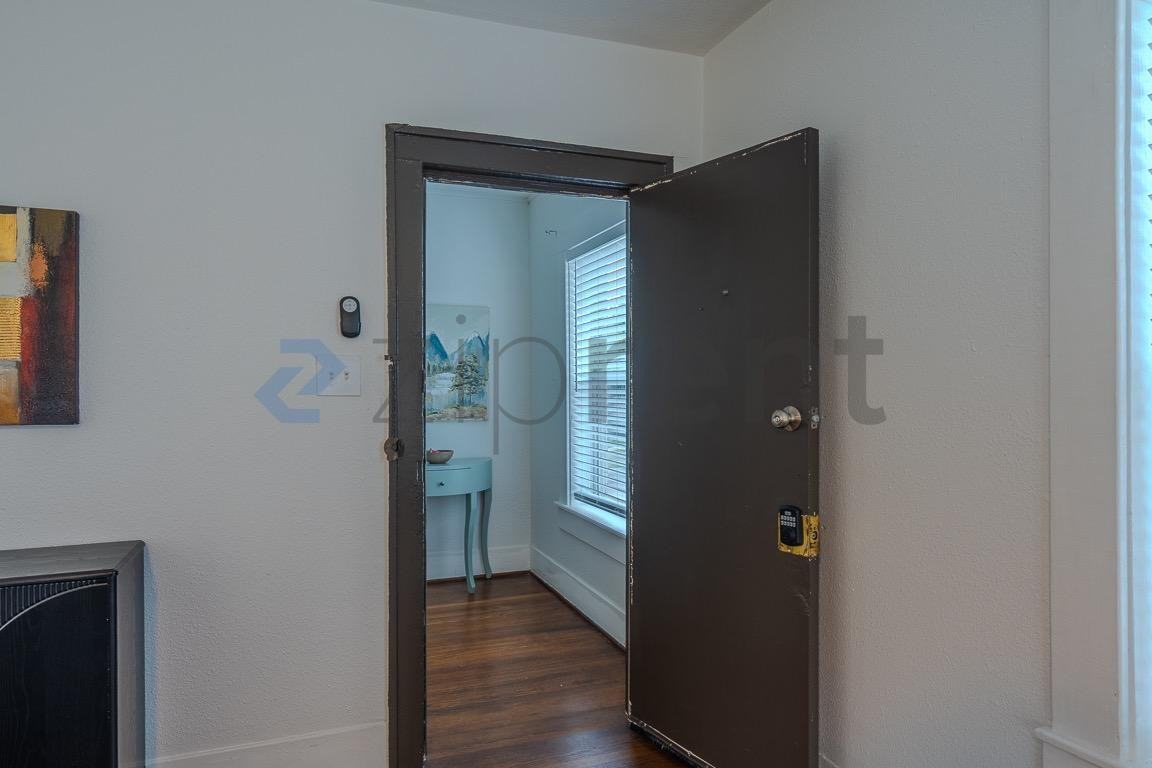 2714 Palm St #2 - Photo 6 of 27