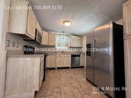 featured image of 909 N Moore Rd