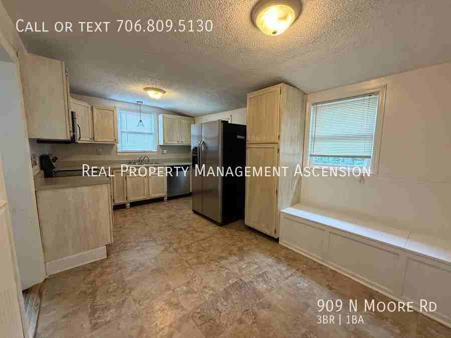 909 N Moore Rd - Photo 2 of 27