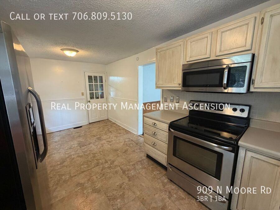 909 N Moore Rd - Photo 3 of 27