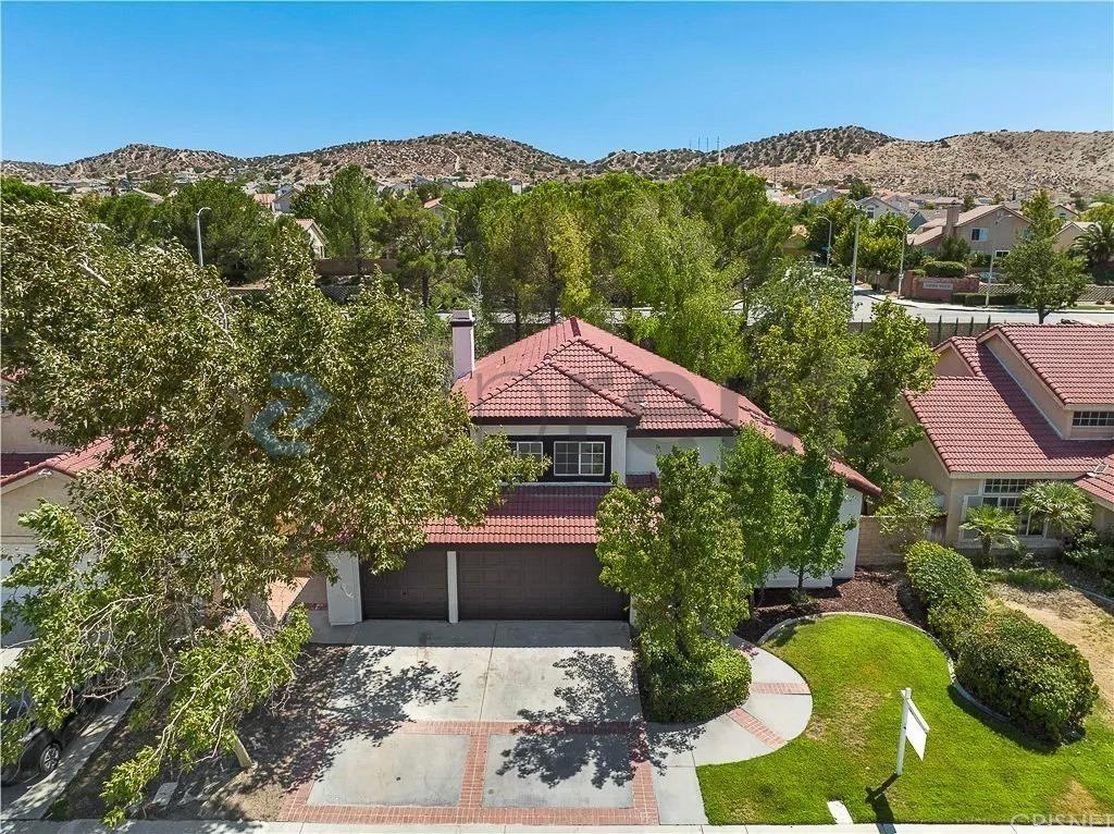 1802 Bradcliff Way - Photo 2 of 38