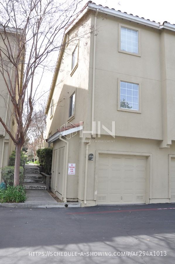 527 Arbor Way - Photo 2 of 15