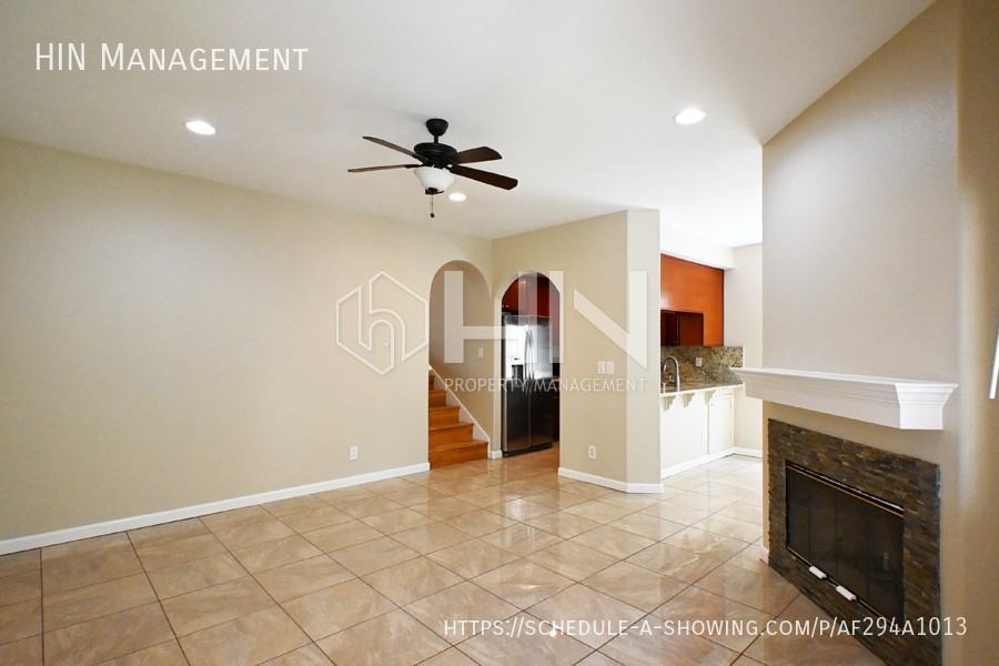 527 Arbor Way - Photo 4 of 15