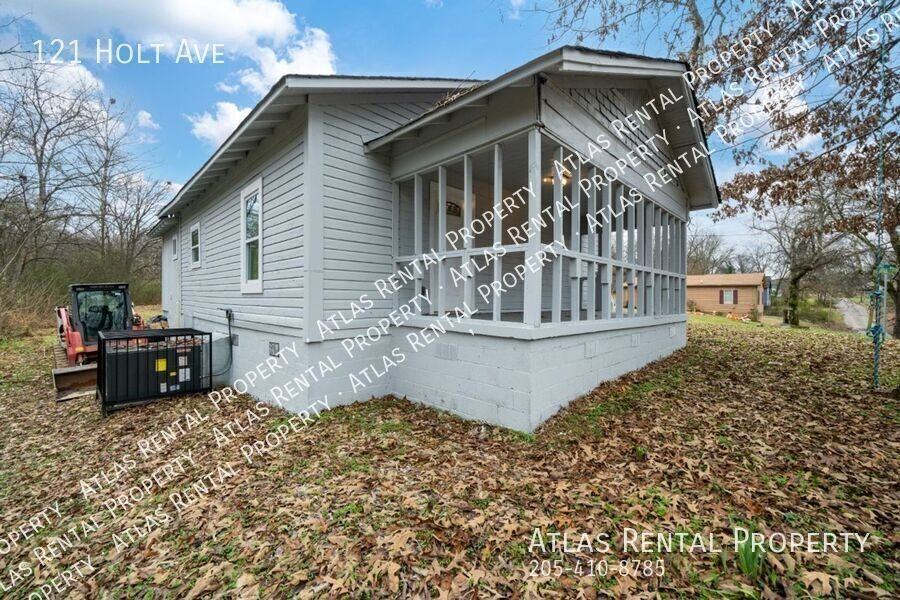 121 Holt Ave - Photo 2 of 21