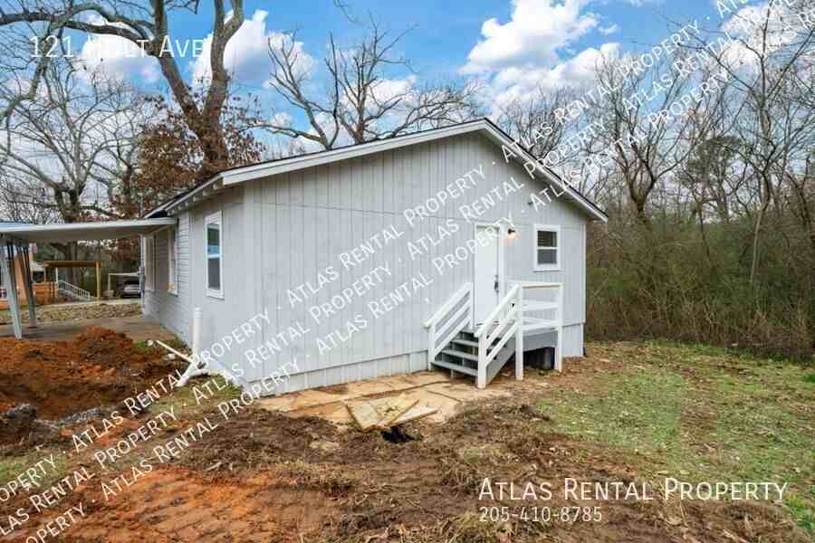 121 Holt Ave - Photo 4 of 21