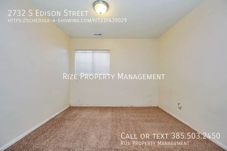 2732 S Edison St - Photo 7 of 17
