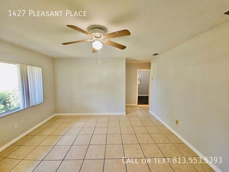 1427 Pleasant Pl - Photo 6 of 29