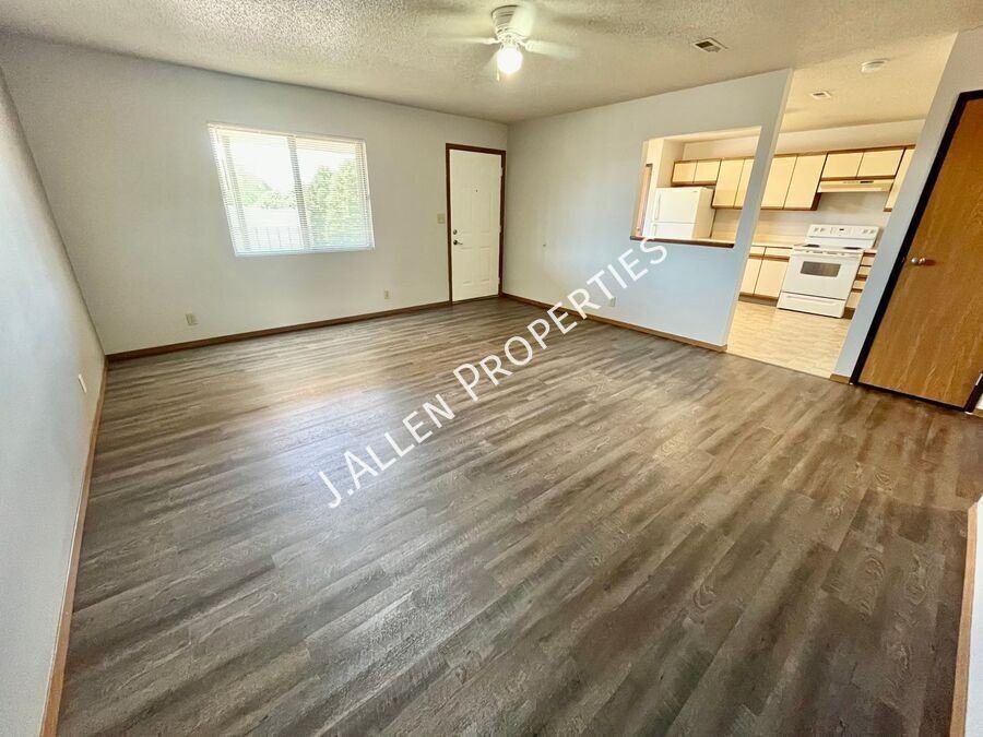 901 Syracuse Ave Bldg D #46 - Photo 2 of 8