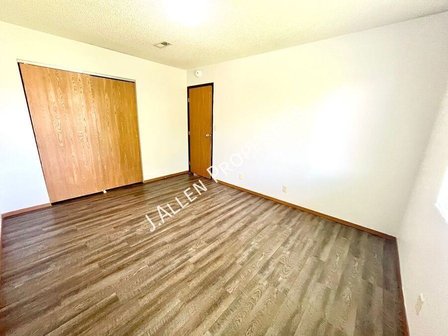 901 Syracuse Ave Bldg D #46 - Photo 5 of 8
