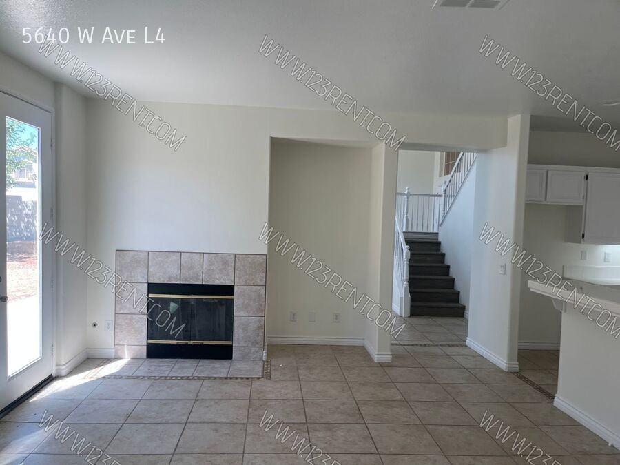 5640 W Avenue L4 - Photo 7 of 41